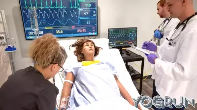 Medical Students Gain Hands-On Experience in Simulation Lab